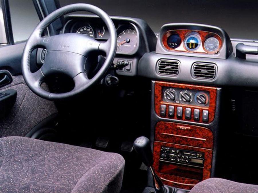  Hyundai Galloper 5-Door 1998 года  (фото 5 из 6)